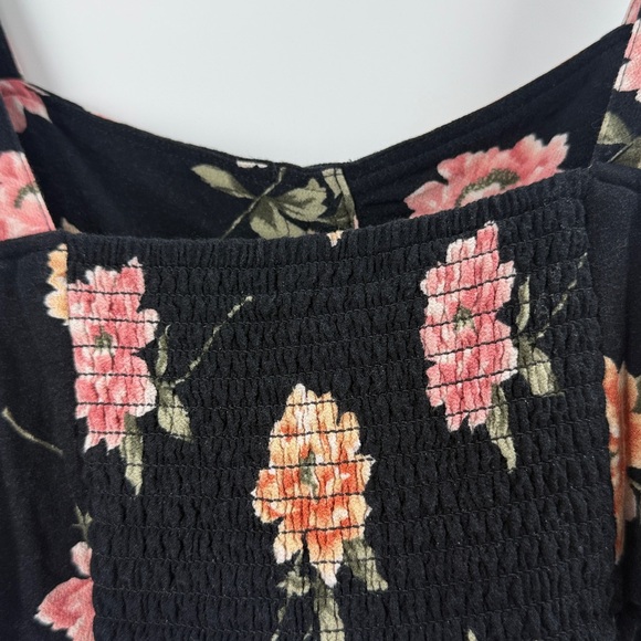 American Eagle Eagle black and rose floral crop top - Picture 10 of 16